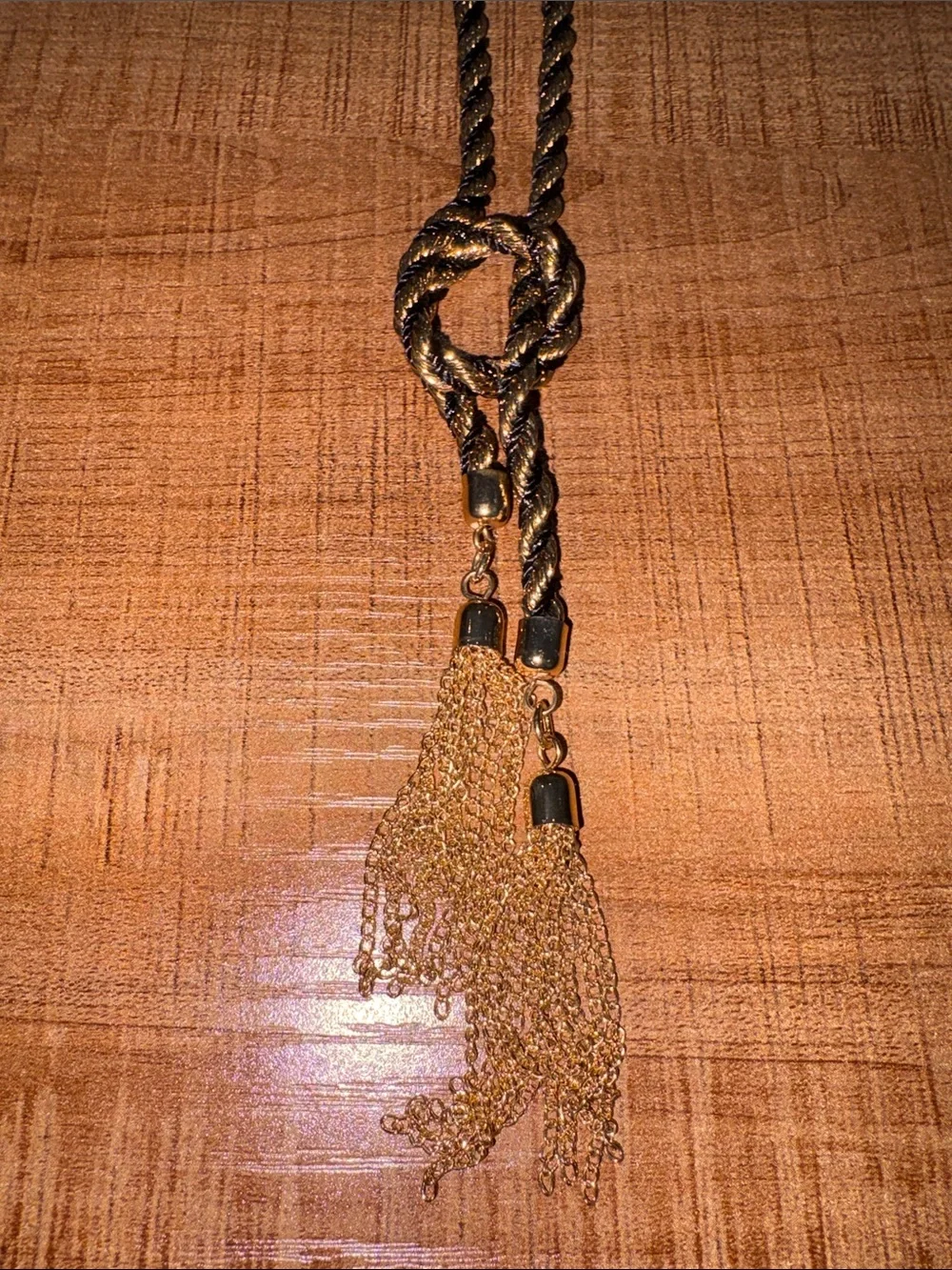 Guess Rope Chain Necklace - Picture 2 of 3